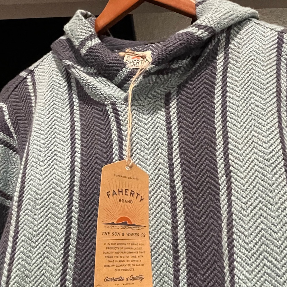 NWT! Faherty Men's Whitewater Hoodie!